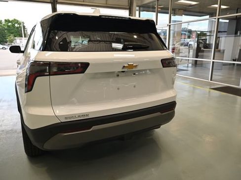 Used 2025 Chevrolet Equinox LT FWD image 5