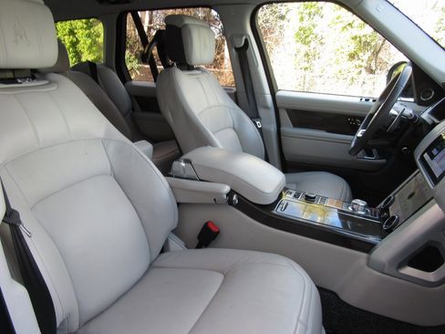 Used 2019 Land Rover Range Rover Autobiography image 21