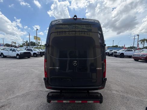 Used 2019 Mercedes-Benz Sprinter 170 image 4