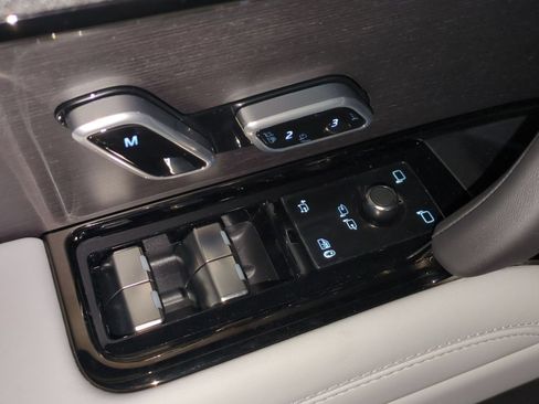 New 2026 Land Rover Range Rover Sport SE AWD/4WD image 12