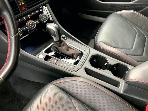 Used 2020 Volkswagen Jetta GLI Autobahn image 17