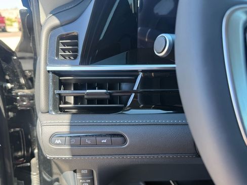 New 2026 INFINITI QX80 Luxe image 12