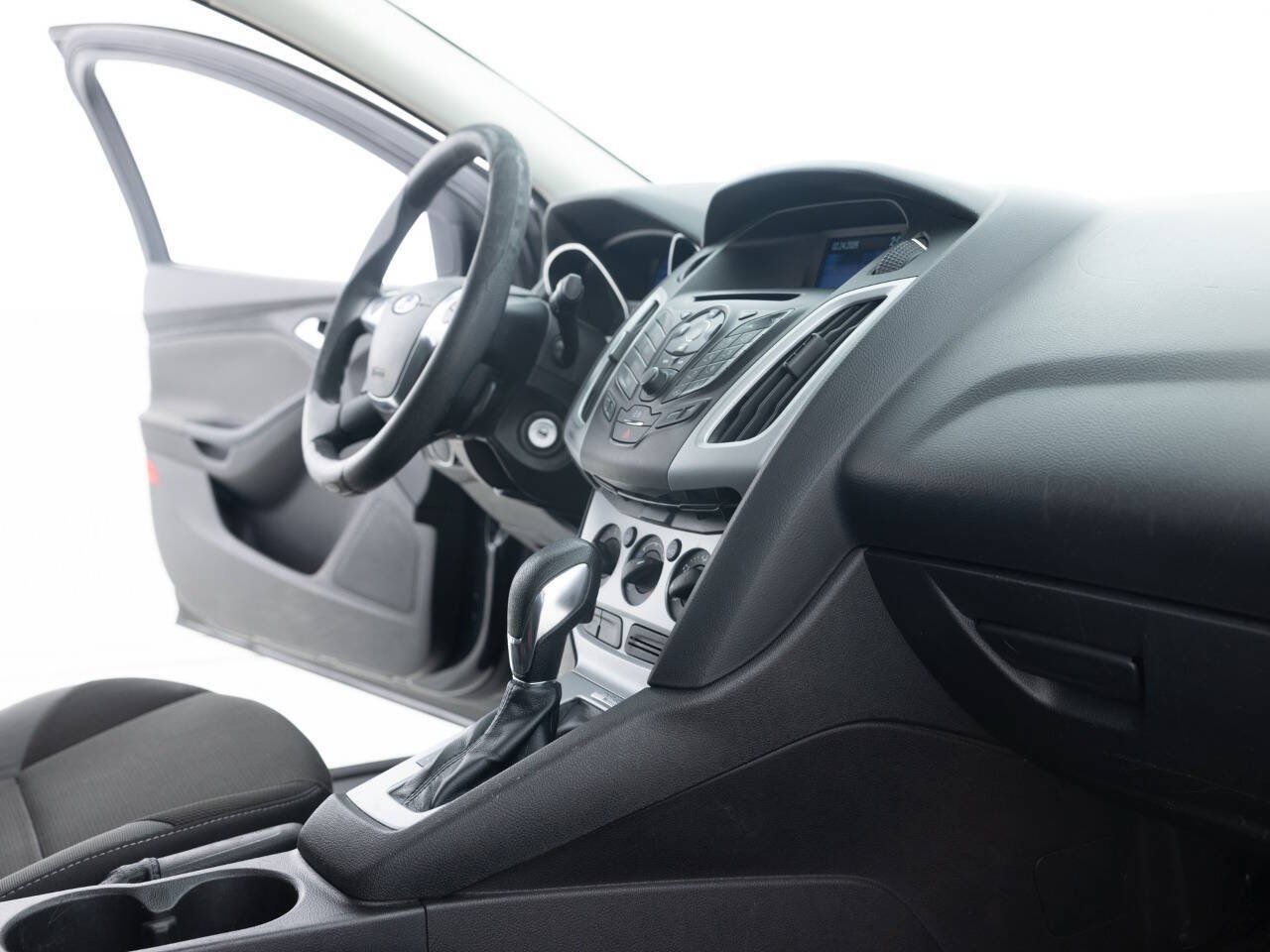 Used 2013 Ford Focus SE FWD image 27