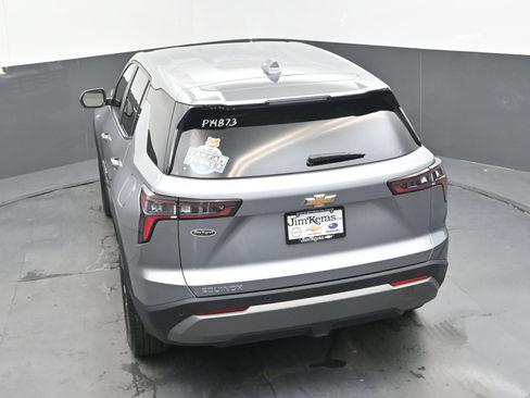 Used 2025 Chevrolet Equinox LT FWD image 36