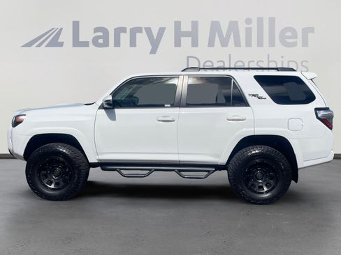Certified 2023 Toyota 4Runner TRD Off-Road Premium w/ Moonroof Package image 2