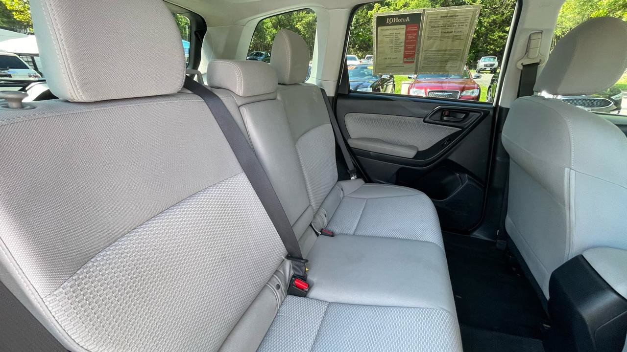 Used 2017 Subaru Forester 2.5i Premium AWD/4WD image 32