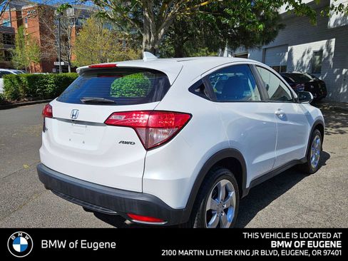 Used 2017 Honda HR-V LX image 3