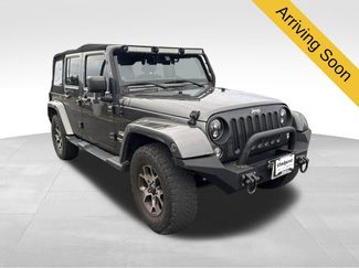 Used 2014 Jeep Wrangler Unlimited Sahara w/ Connectivity Group AWD/4WD video 1