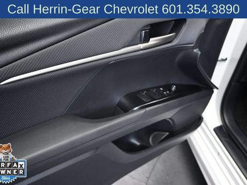 Used 2025 Toyota Camry SE w/ Multimedia Upgrade Package FWD image 11