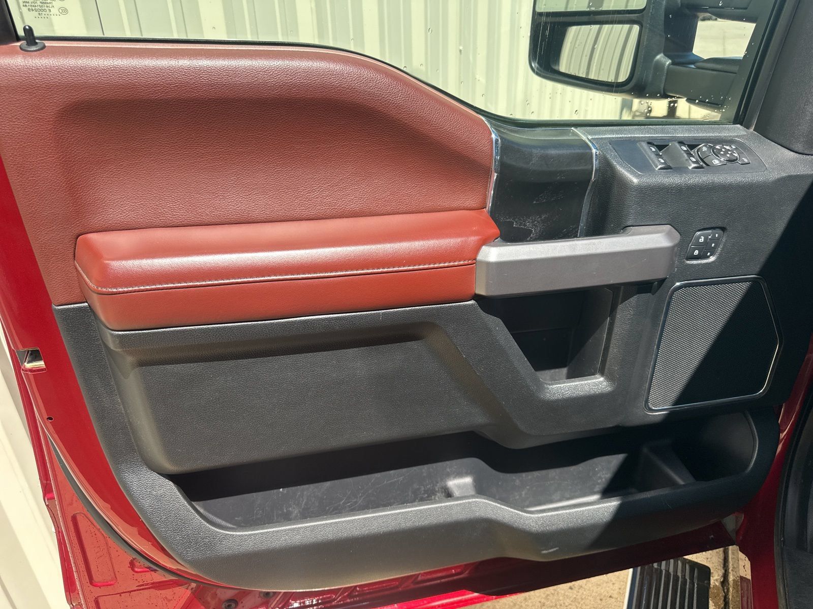 Used 2018 Ford F150 Platinum w/ Equipment Group 701A Luxury AWD/4WD image 8