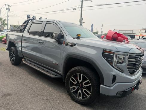 Used 2024 GMC Sierra 1500 AT4 w/ Technology Package AWD/4WD image 4