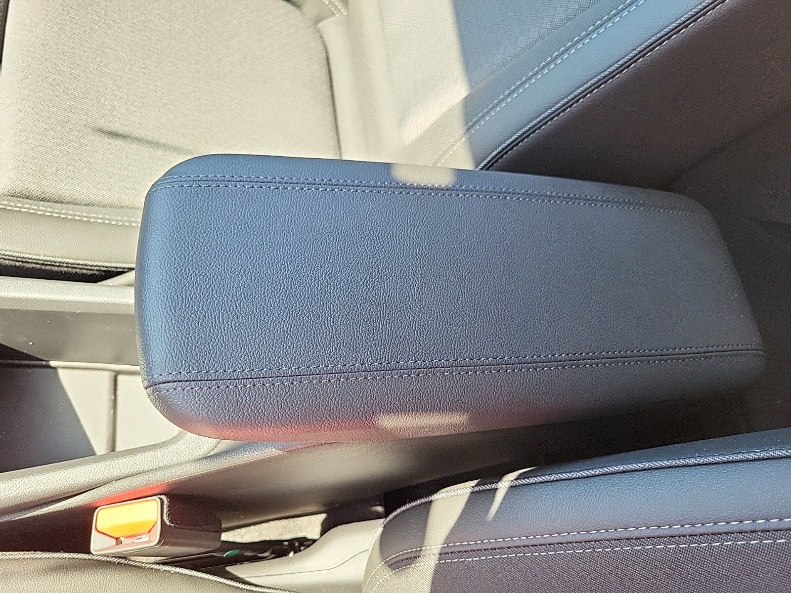 Used 2023 Buick Encore GX Select w/ Sport Touring Package FWD image 24