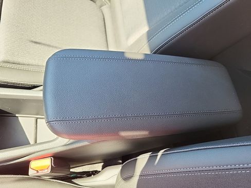 Used 2023 Buick Encore GX Select w/ Sport Touring Package image 24