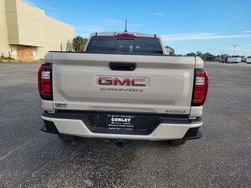 New 2026 GMC Canyon Elevation w/ Convenience Package image 6