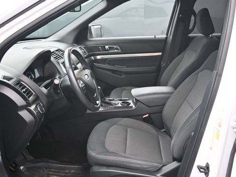 Used 2019 Ford Explorer XLT w/ Equipment Group 201A FWD image 15