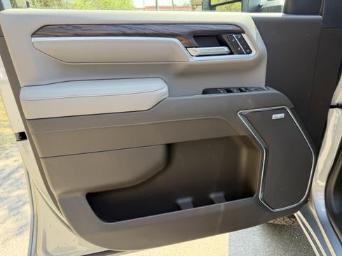 New 2026 GMC Sierra 2500 SLT AWD/4WD image 15
