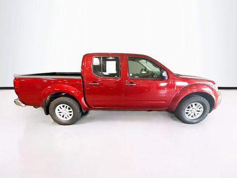 Used 2018 Nissan Frontier SV AWD/4WD image 5