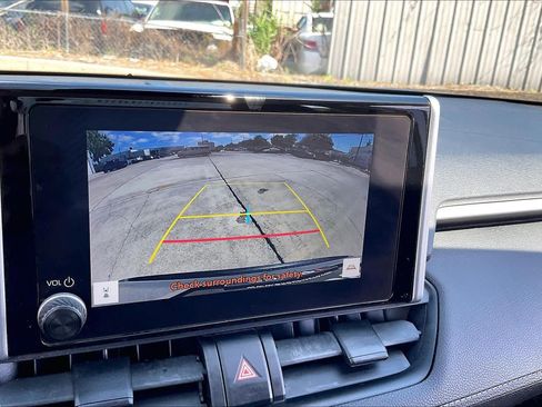 Used 2023 Toyota RAV4 XLE image 27