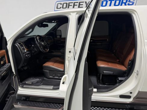 Used 2023 RAM 2500 Limited AWD/4WD image 11