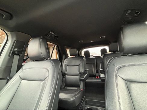 Used 2020 Ford Explorer XLT w/ Equipment Group 202A image 25