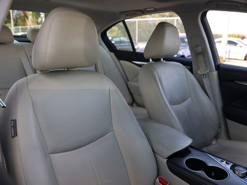 Used 2017 INFINITI Q50 2.0t image 19
