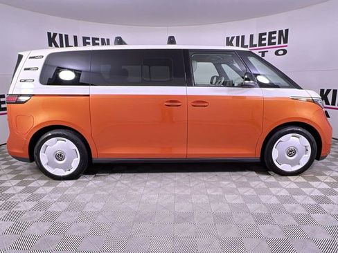 New 2025 Volkswagen ID. Buzz 1st Edition image 8