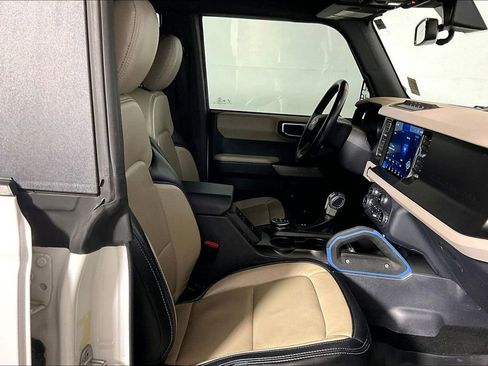 Used 2022 Ford Bronco Wildtrak image 6