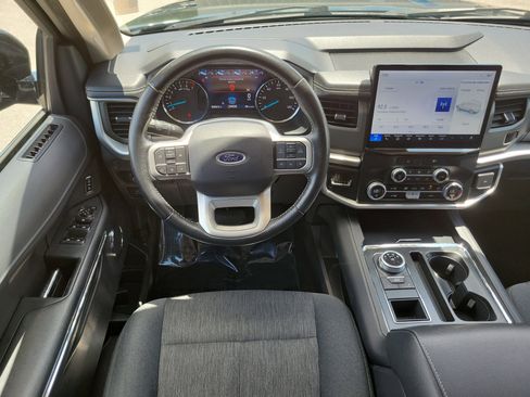 Used 2023 Ford Expedition XLT RWD image 14