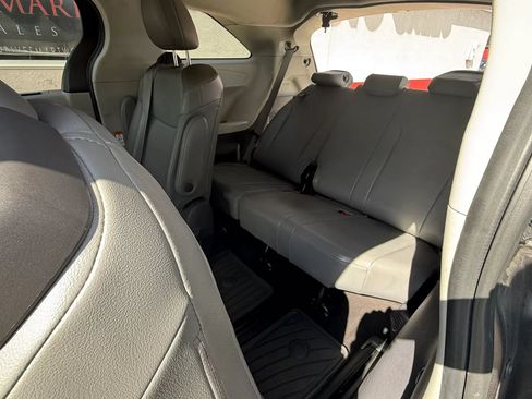 Used 2021 Toyota Sienna XLE AWD/4WD image 13