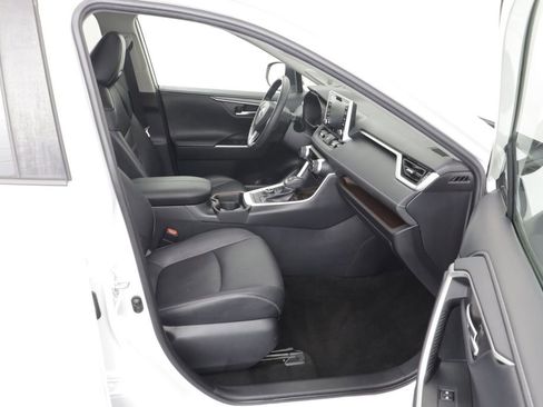 Used 2019 Toyota RAV4 Limited w/ Cold Weather Package AWD/4WD image 20
