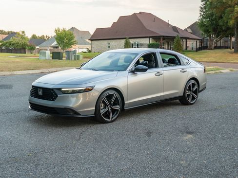 Used 2023 Honda Accord Sport image 1