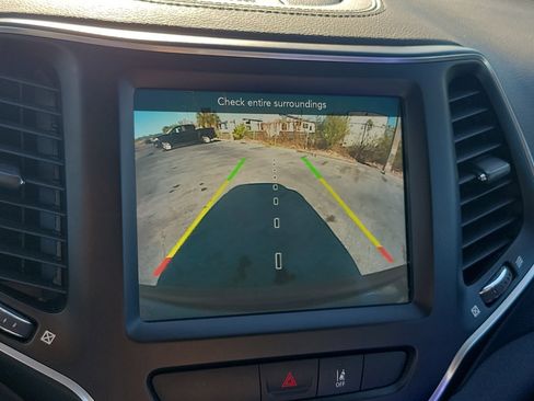 Used 2022 Jeep Cherokee Latitude Lux image 25