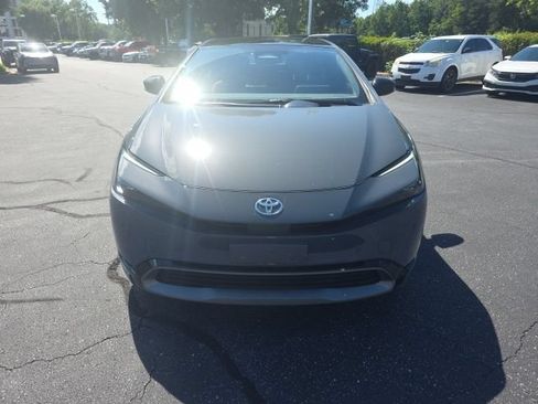Used 2024 Toyota Prius XLE FWD image 2