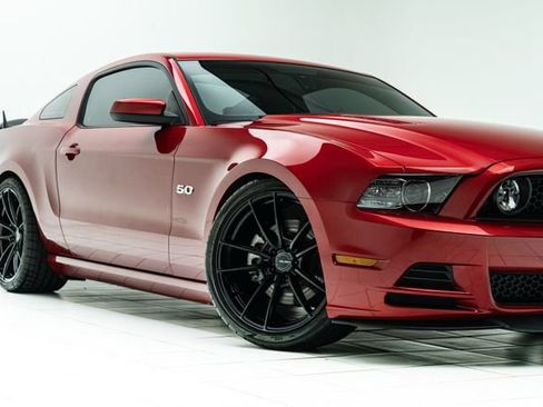 Used 2013 Ford Mustang GT Premium w/ Security Pkg RWD image 3