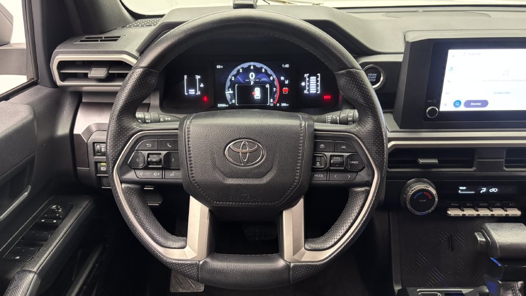Used 2025 Toyota 4Runner SR5 AWD/4WD image 26