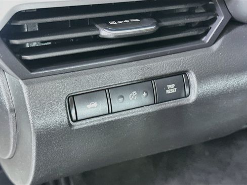 Used 2024 Nissan Altima 2.5 SV FWD image 17