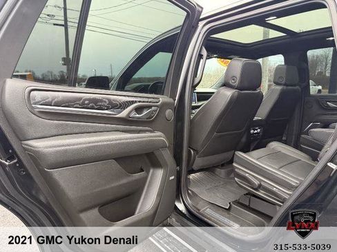 Used 2021 GMC Yukon Denali w/ Denali Premium Package image 44