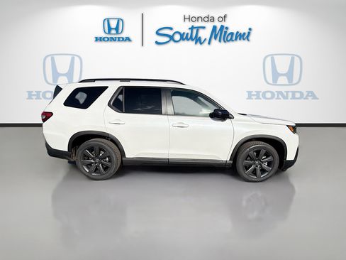 New 2026 Honda Pilot Sport image 8