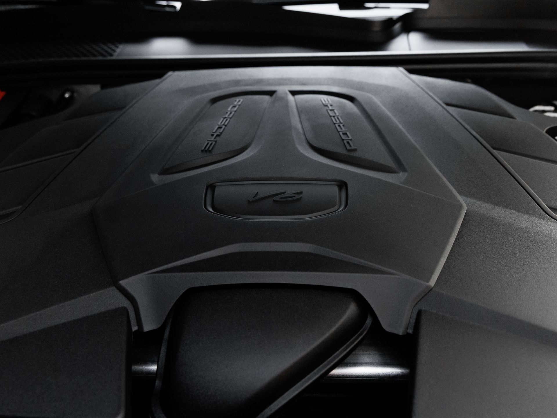 Certified 2025 Porsche Cayenne AWD/4WD image 41