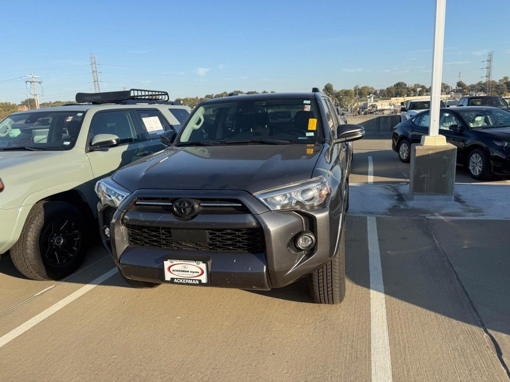 Used 2023 Toyota 4Runner SR5 Premium w/ Moonroof Package AWD/4WD image 6