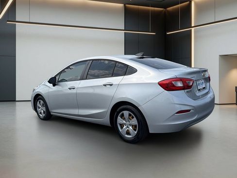 Used 2017 Chevrolet Cruze LS FWD image 3