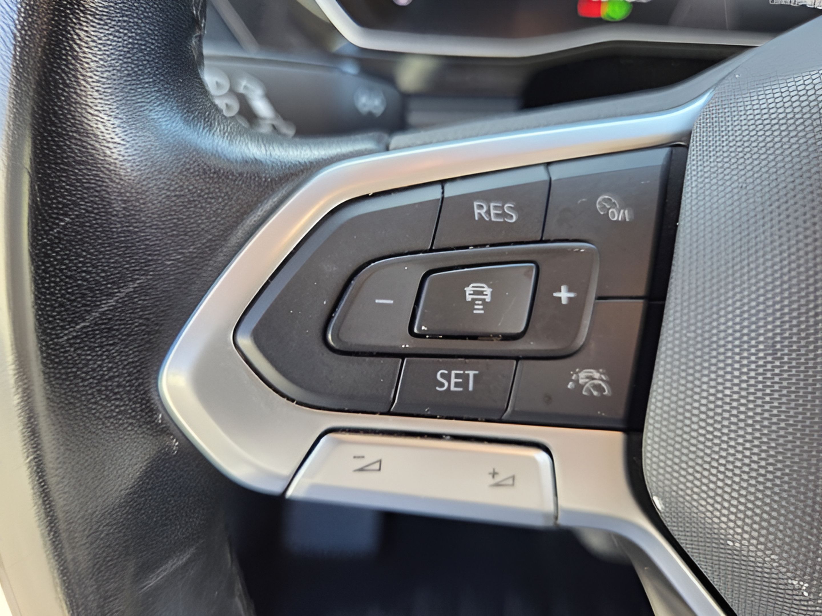 Used 2024 Volkswagen Jetta SE FWD image 24
