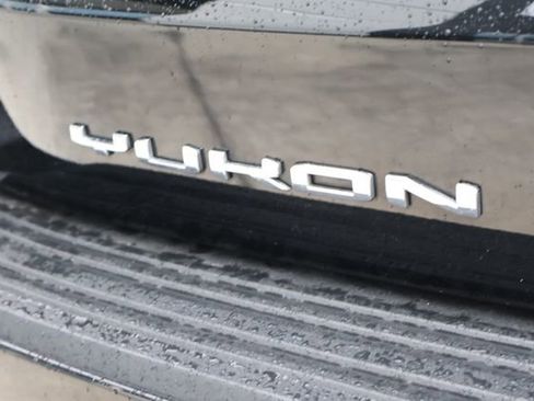 Used 2025 GMC Yukon Elevation AWD/4WD image 8
