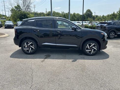 New 2026 Nissan Kicks SV w/ SV Premium Package FWD image 8