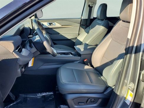 New 2025 Ford Explorer Active w/ Active Comfort Package image 14