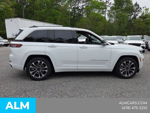 Used 2023 Jeep Grand Cherokee Overland AWD/4WD image 17
