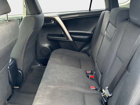 Used 2016 Toyota RAV4 XLE AWD/4WD image 12