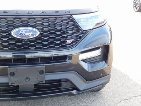 Used 2022 Ford Explorer ST w/ Equipment Group 401A image 9
