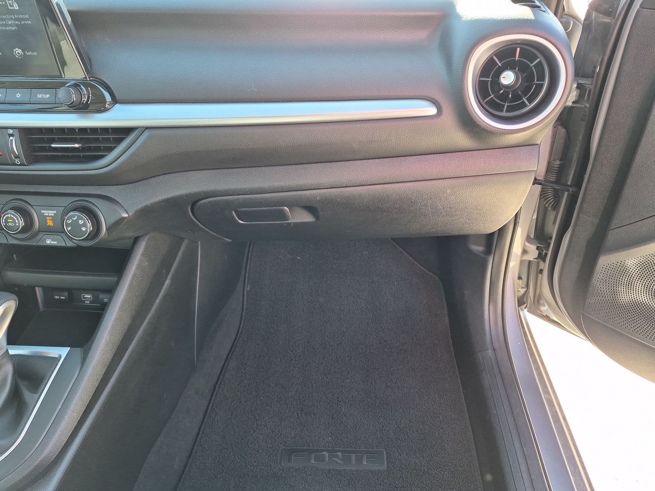 Certified 2024 Kia Forte LXS w/ LXS Technology Package FWD image 28