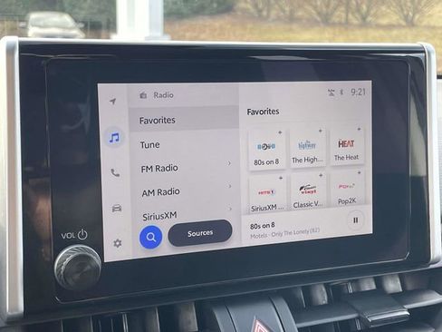 Used 2025 Toyota RAV4 XLE image 25